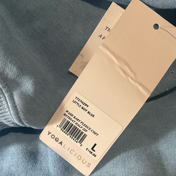 Beyond Yoga slightly cropped hoodie.NWT - Picture 4 of 5